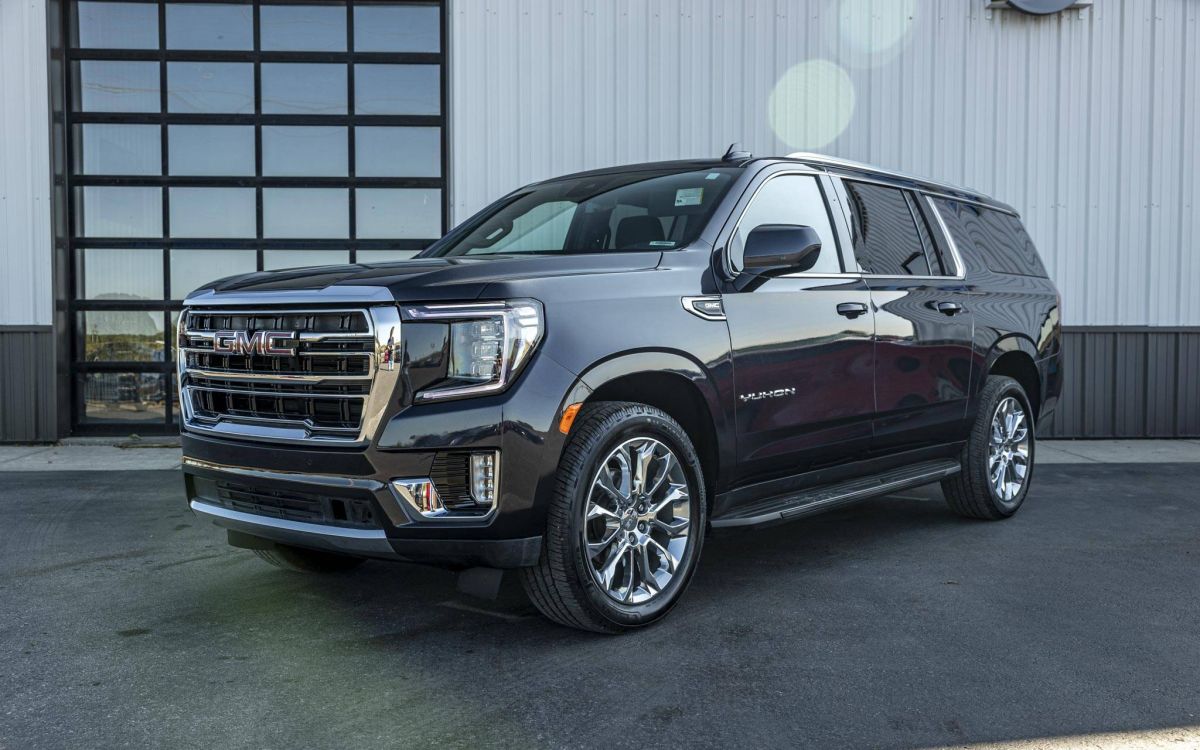 2023 GMC Yukon XL SLE's photo