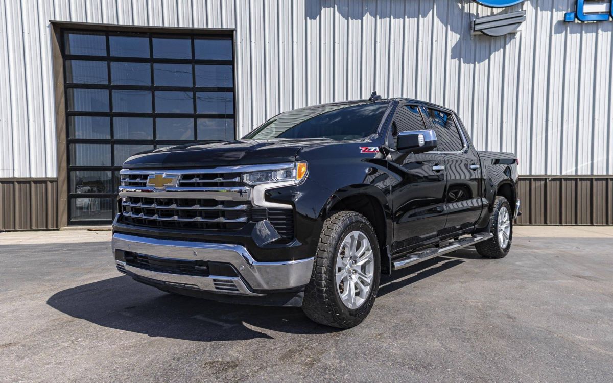 2022 Chevrolet Silverado 1500 LTZ's photo