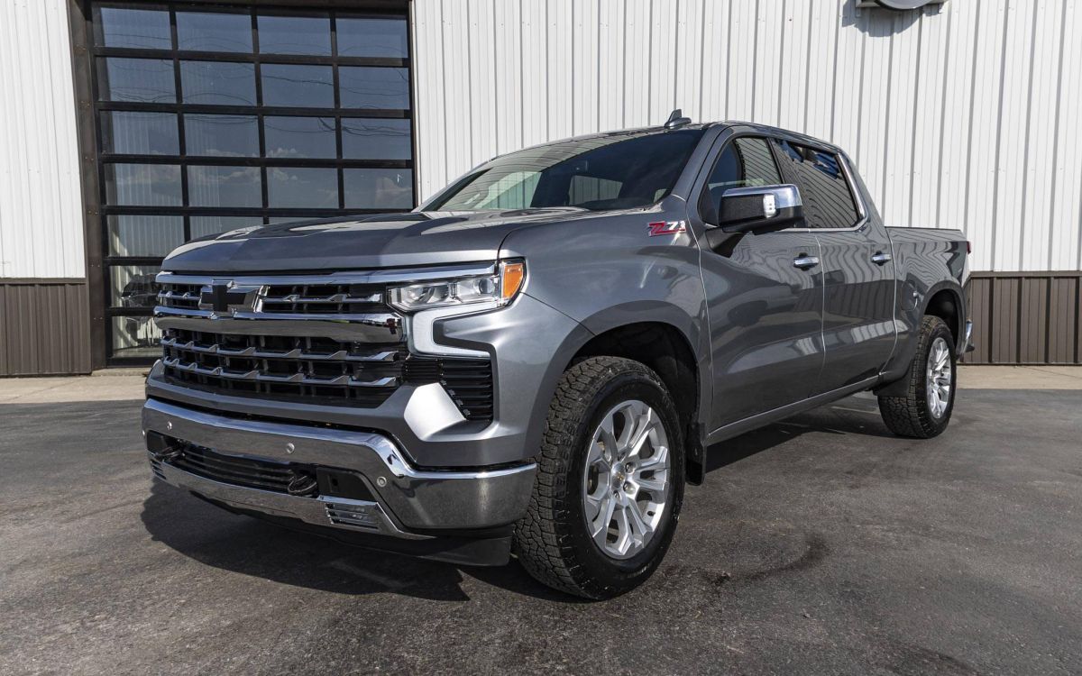 2025 Chevrolet Silverado 1500 LTZ's photo