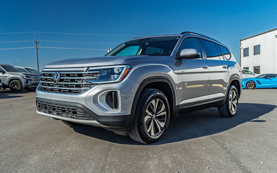 2024 Volkswagen Atlas SE's photo