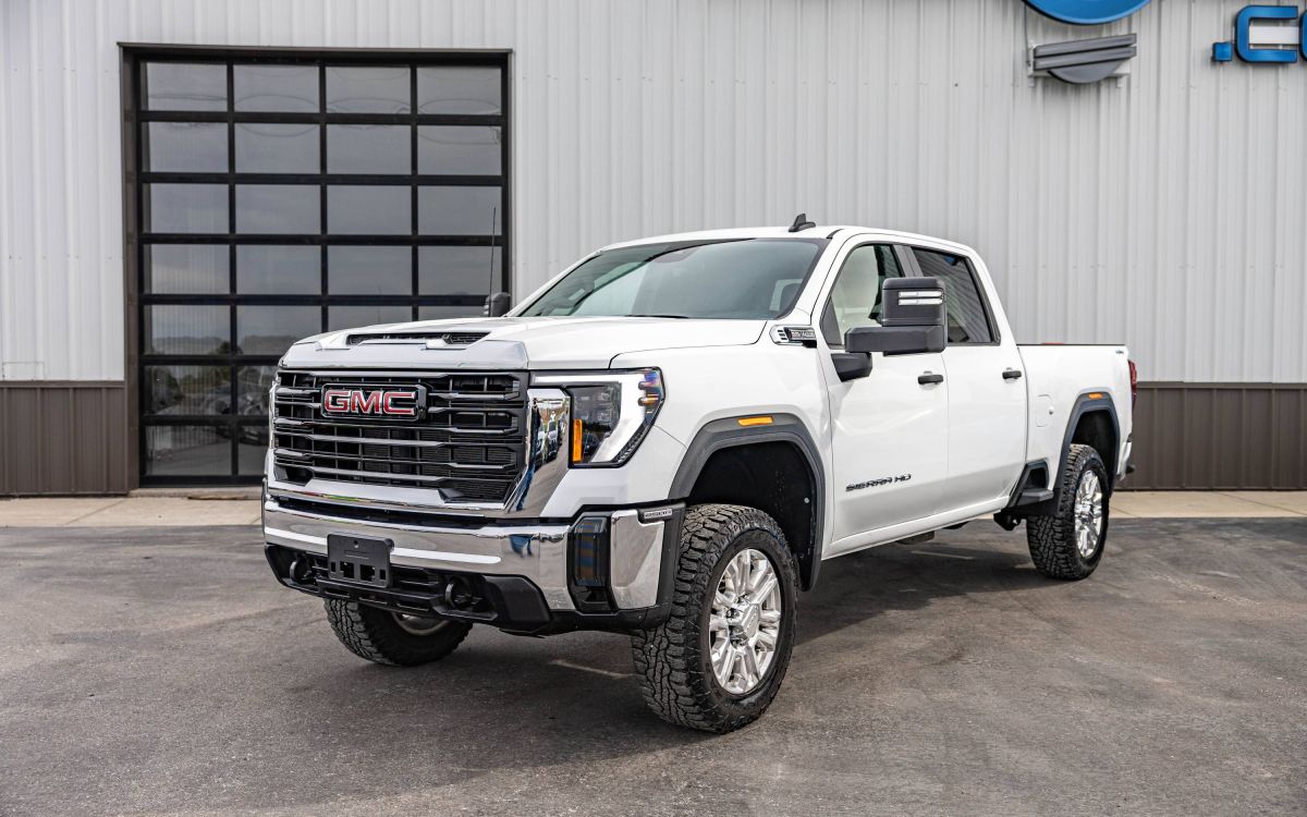 2024 GMC Sierra 2500HD Pro's photo