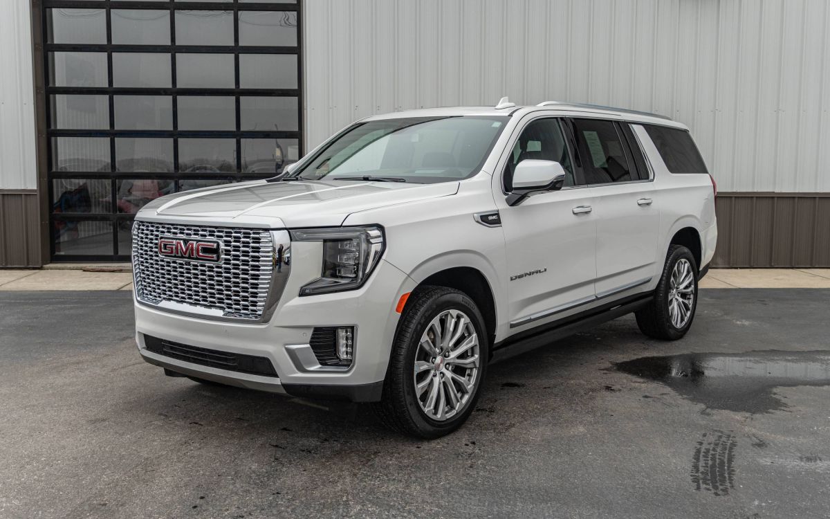2022 GMC Yukon XL Denali's photo