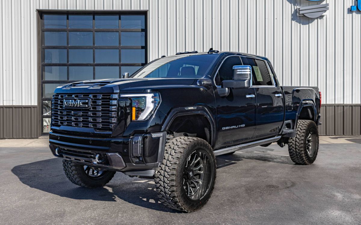 2024 GMC Sierra 3500HD Denali Ultimate's photo