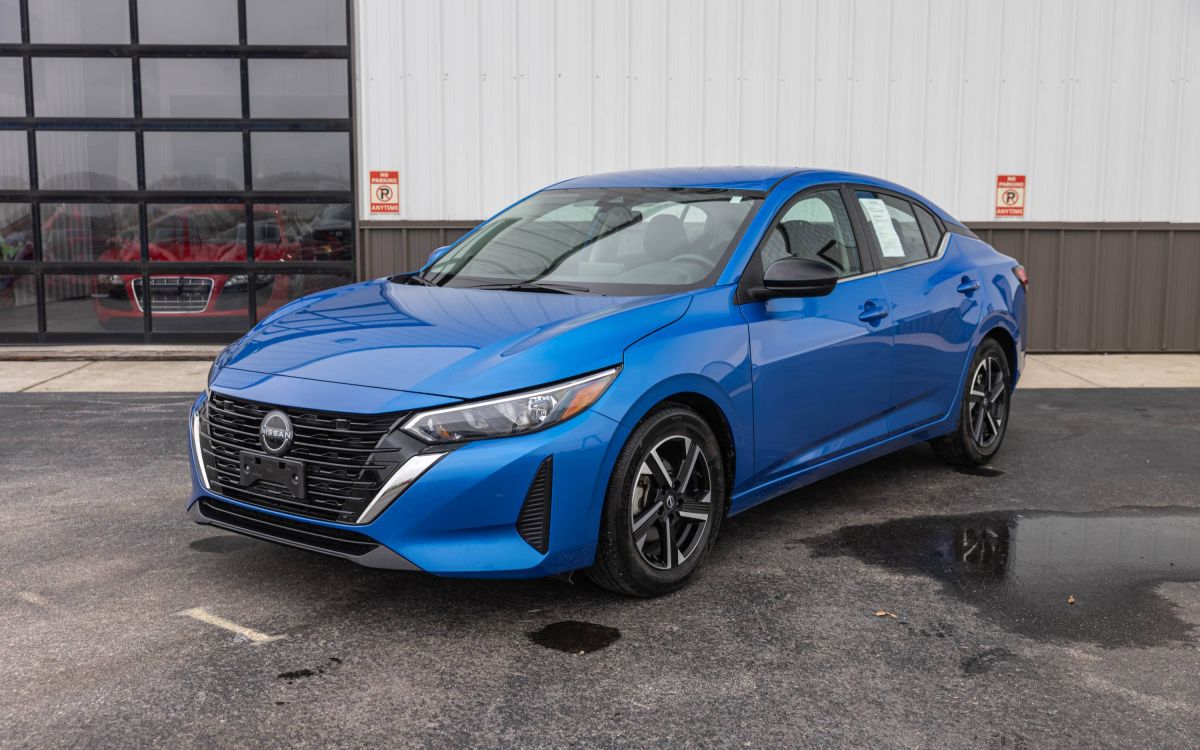 2024 Nissan Sentra SV's photo