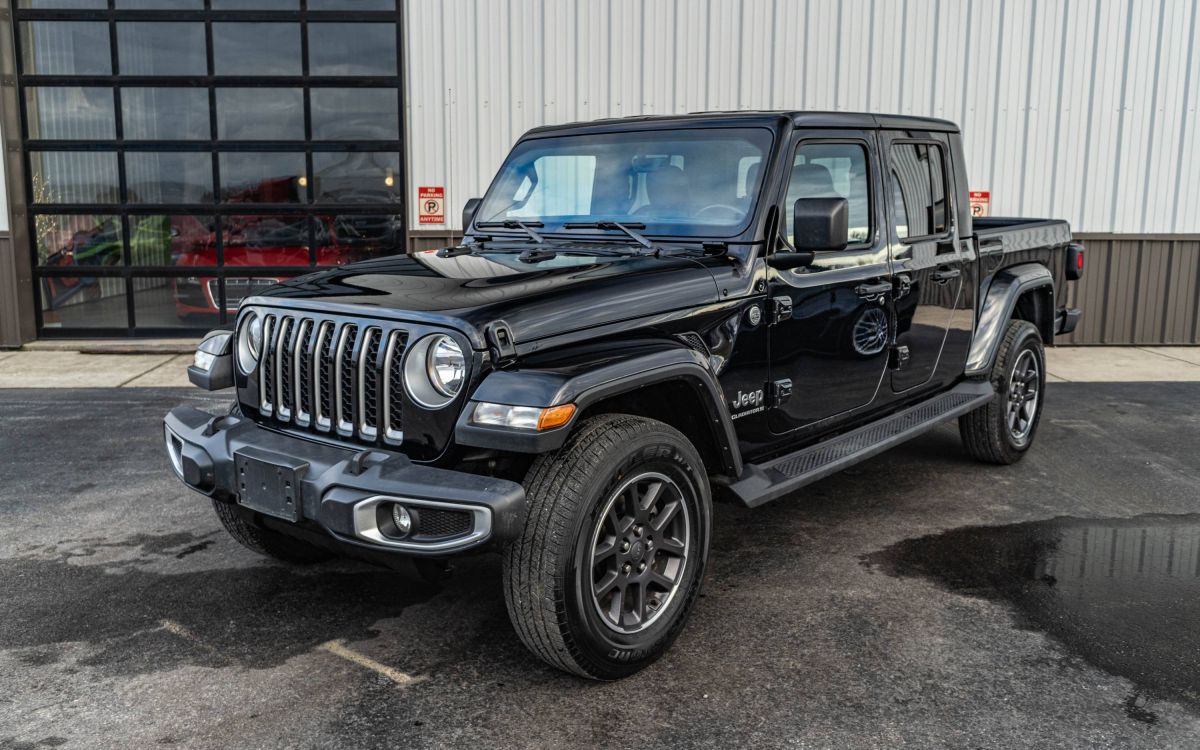 2023 Jeep Gladiator Overland's photo