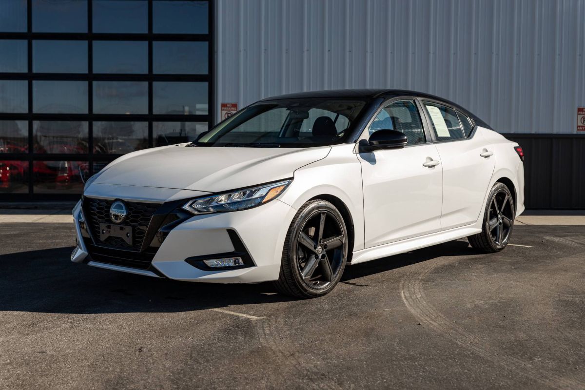 2023 Nissan Sentra SR's photo
