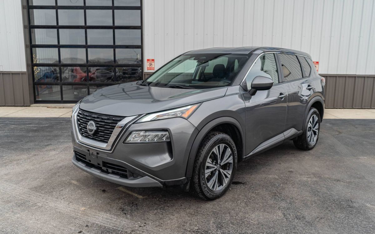 2023 Nissan Rogue SV's photo