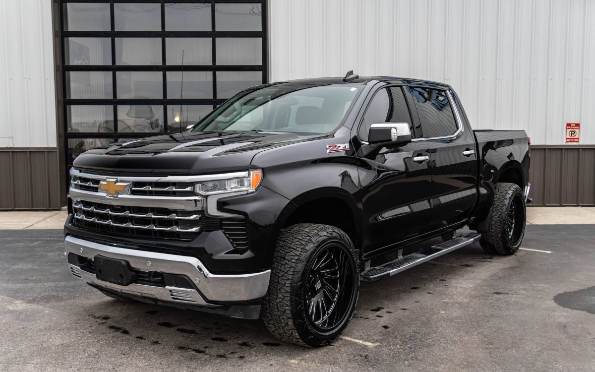 2022 Chevrolet Silverado 1500 LTZ's photo