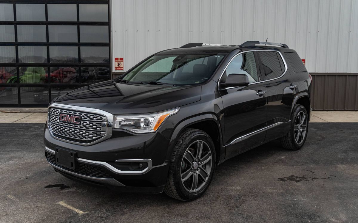 2019 GMC Acadia Denali's photo