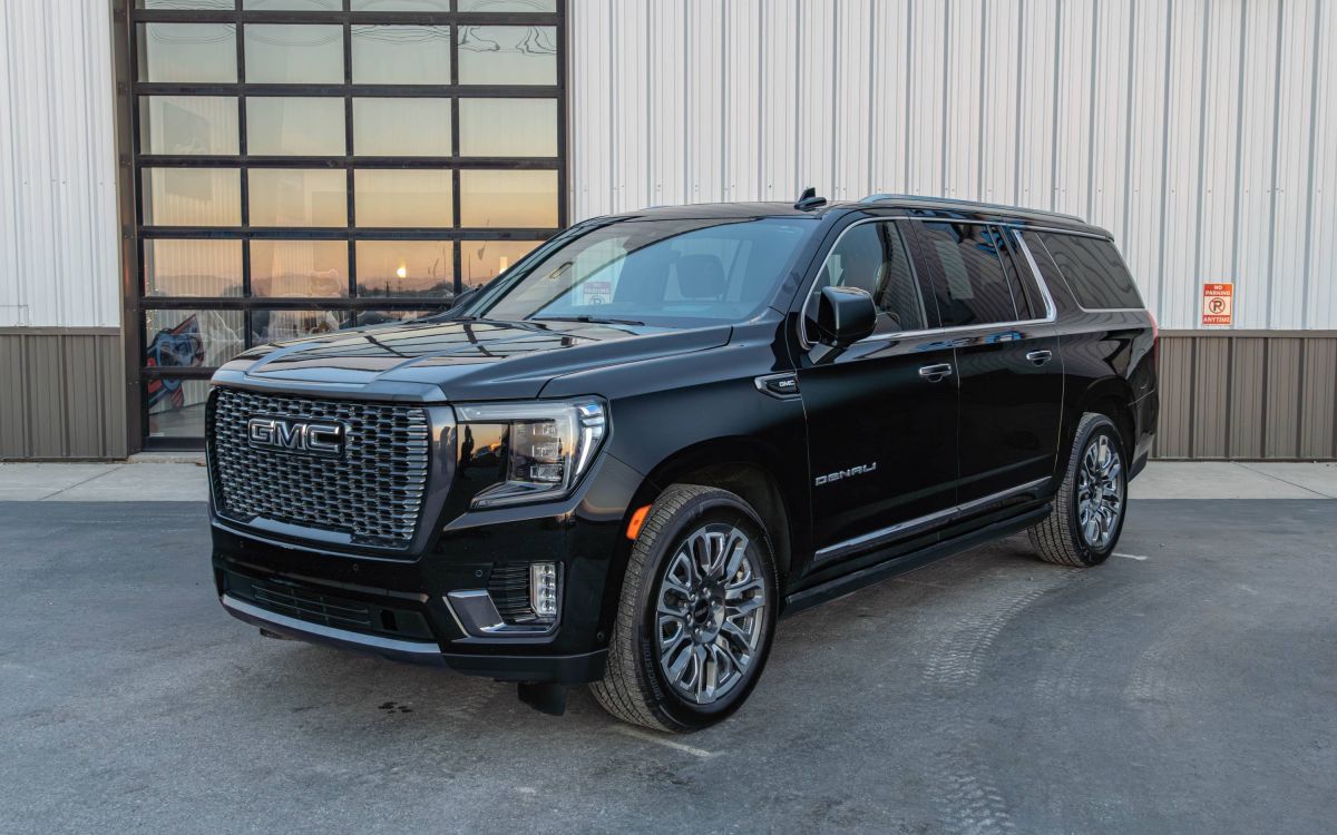 2023 GMC Yukon XL Denali Ultimate's photo