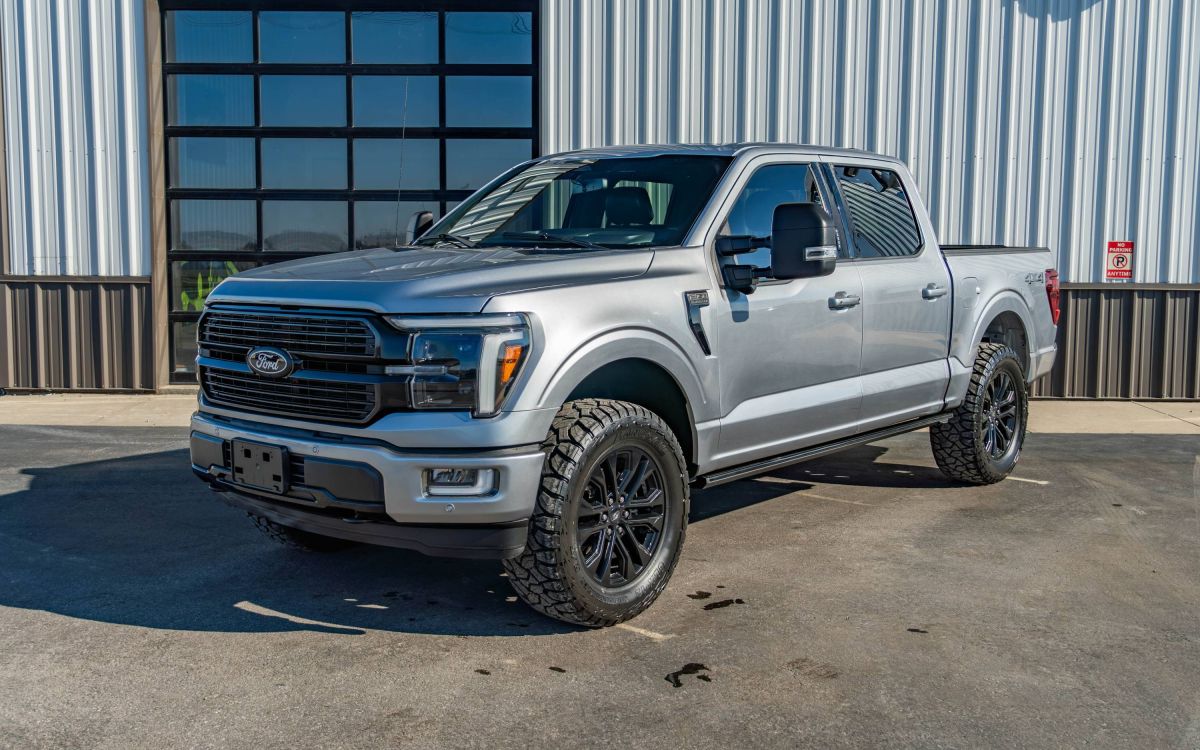 2024 Ford F-150 Platinum's photo