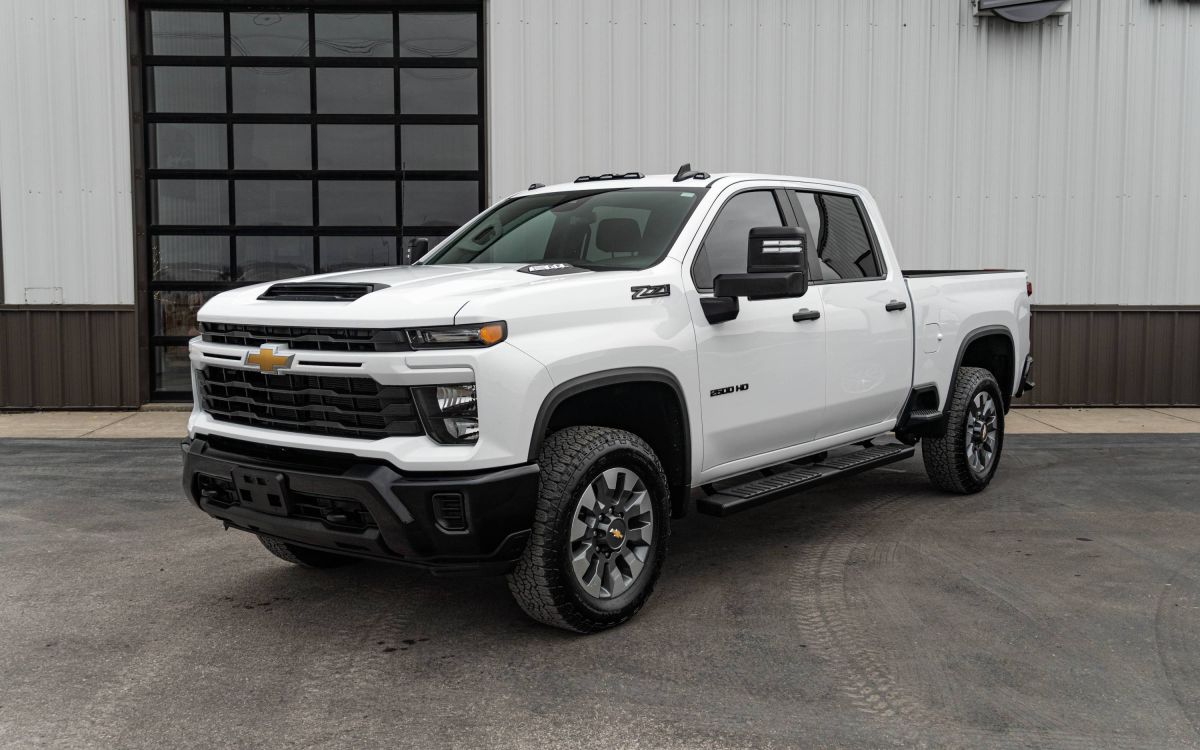 2024 Chevrolet Silverado 2500HD Custom's photo