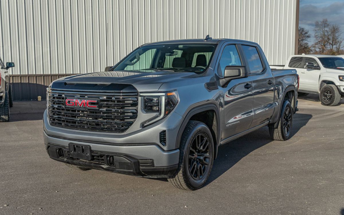 2024 GMC Sierra 1500 Pro's photo