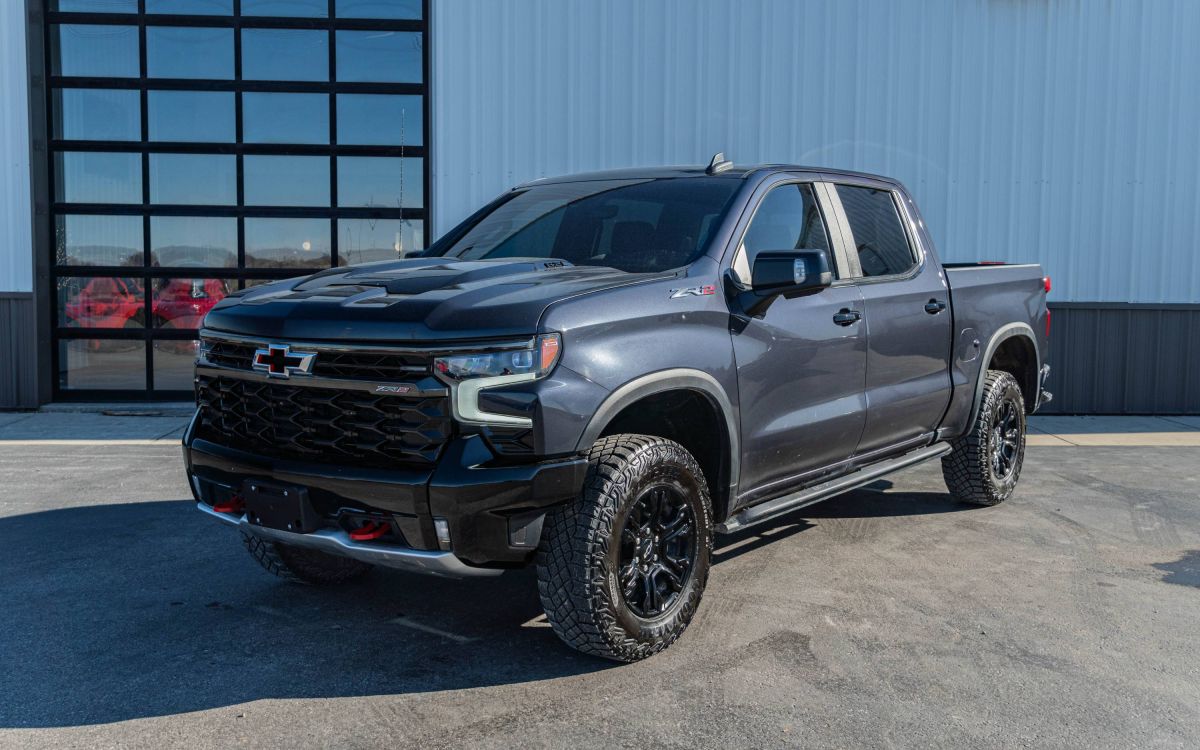 2023 Chevrolet Silverado 1500 ZR2's photo