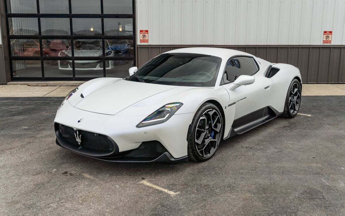 2022 Maserati MC20 Base's photo