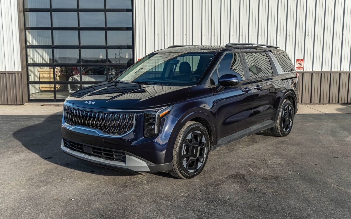 2026 Kia Carnival EX's photo