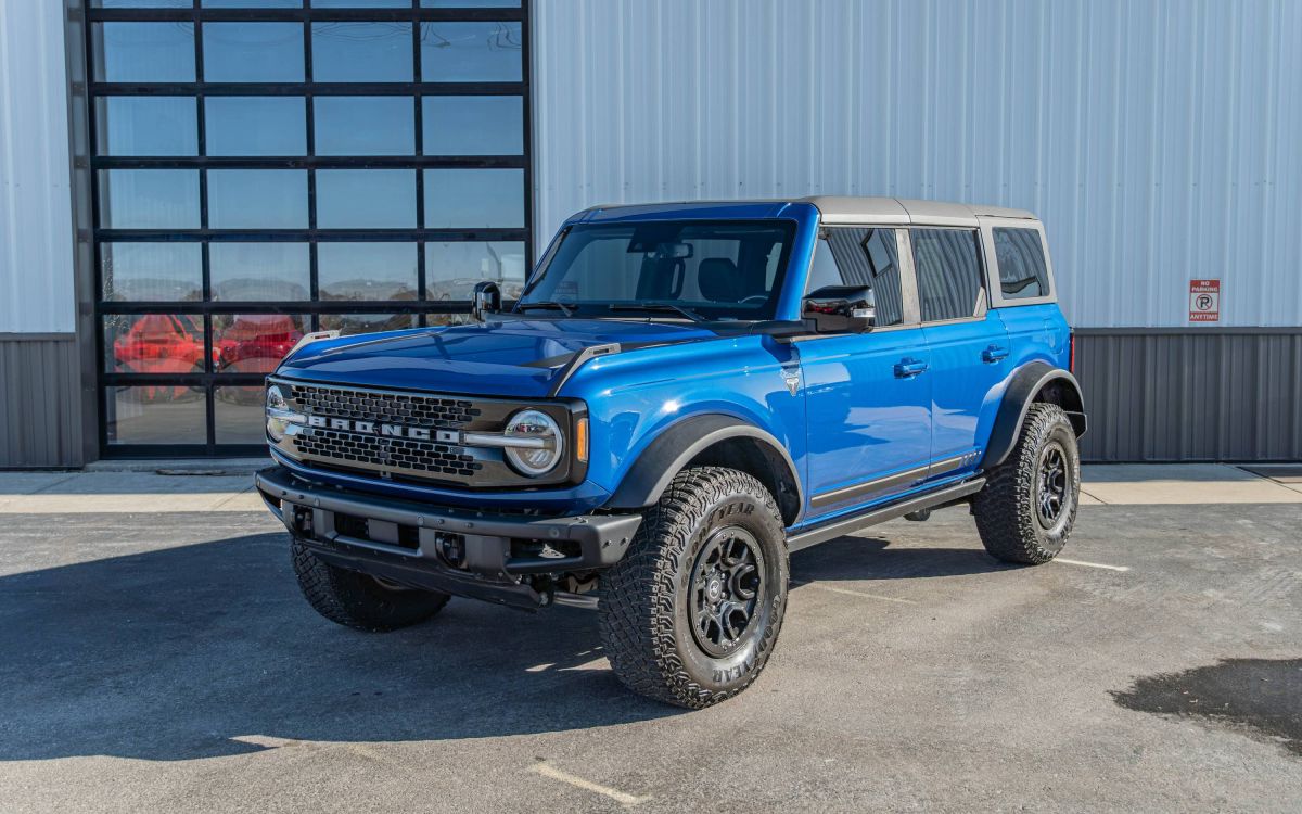 2021 Ford Bronco 4-Door First Edition's photo