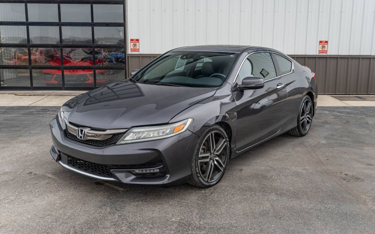 2017 Honda Accord Touring's photo