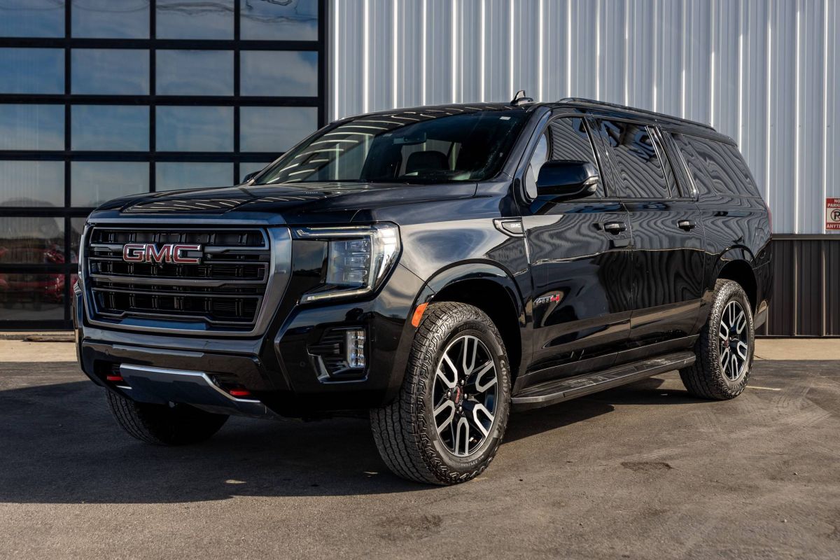 2024 GMC Yukon AT4's photo