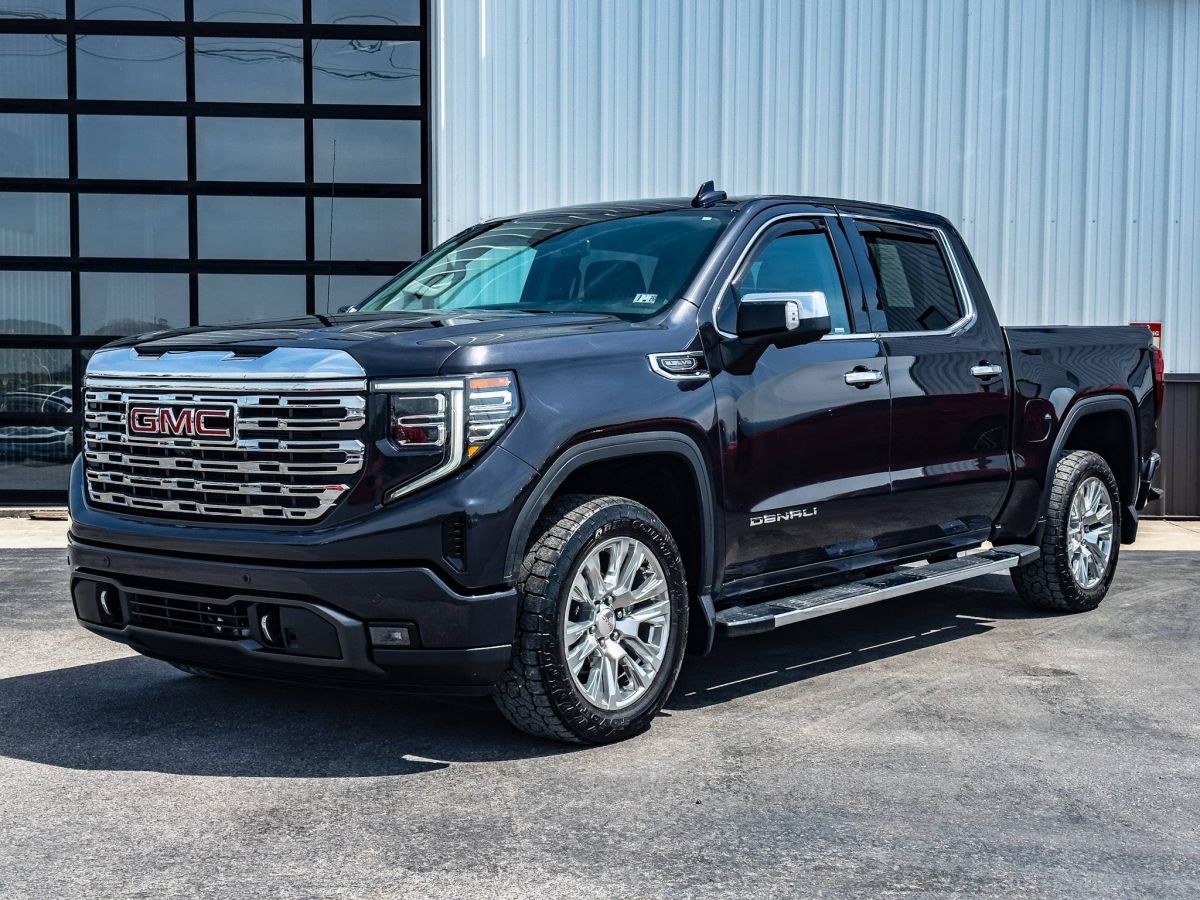 2022 GMC Sierra 4WD Crew Cab Standard Box Denali's photo