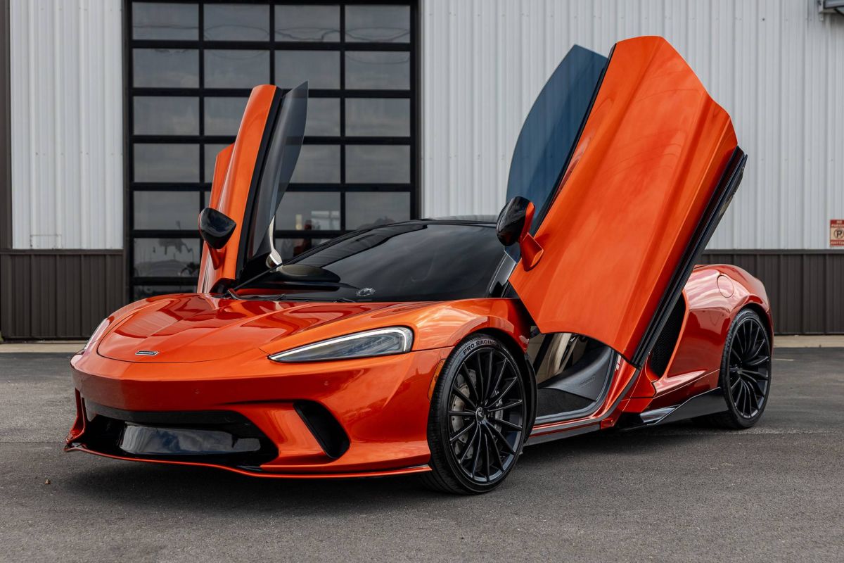 2020 McLaren GT -'s photo