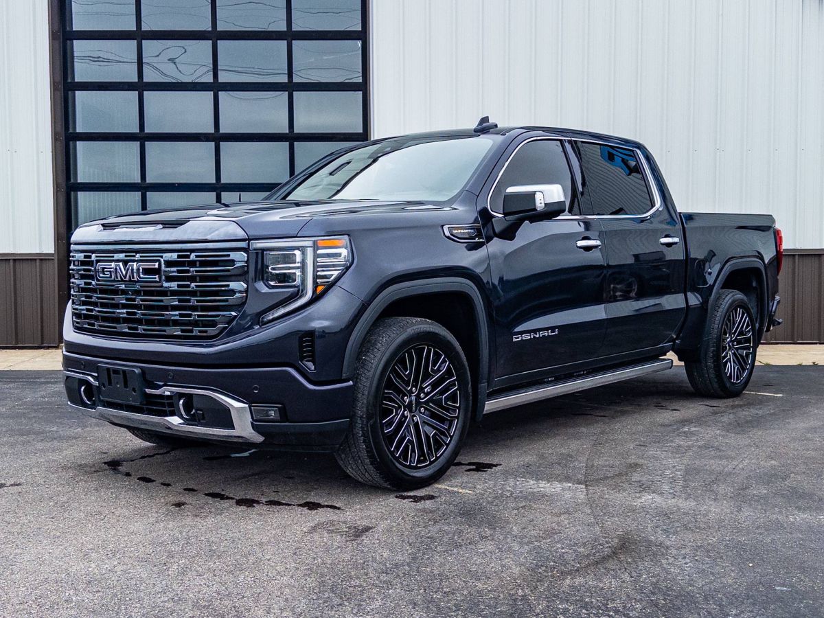 2022 GMC Sierra 4WD Crew Cab Short Box Denali Ultimate's photo