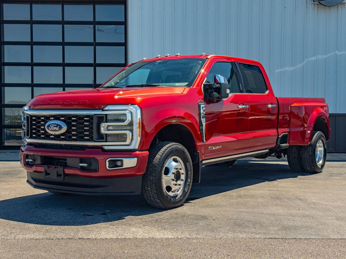 2023 Ford F-350 Platinum 4x4 Crew Cab 8' Box DRW's photo