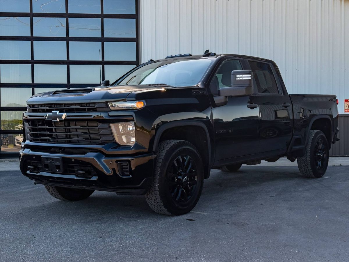 2025 Chevrolet Silverado HD Custom 4WD Crew Cab Standard Box's photo
