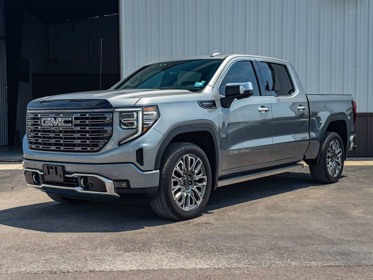2025 GMC Sierra 4WD Crew Cab Short Box Denali Ultimate's photo