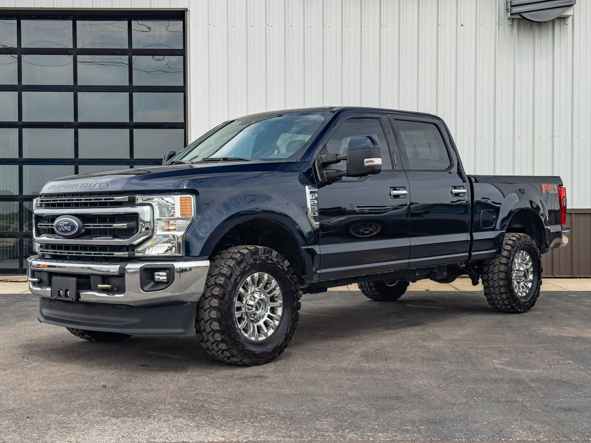 2022 Ford F-250 XLT 4x4 Crew Cab 6-3/4' Box's photo
