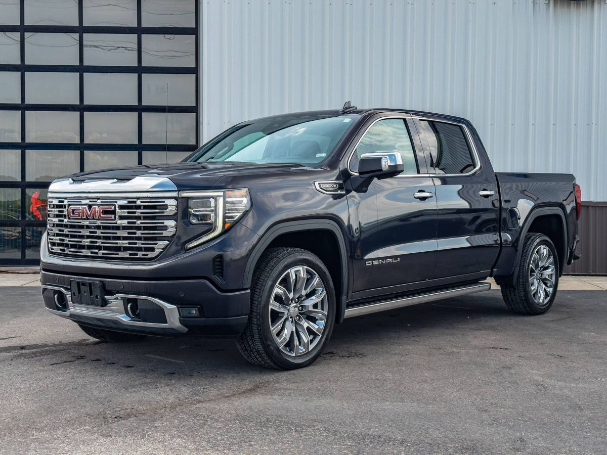 2023 GMC Sierra 4WD Crew Cab Short Box Denali's photo