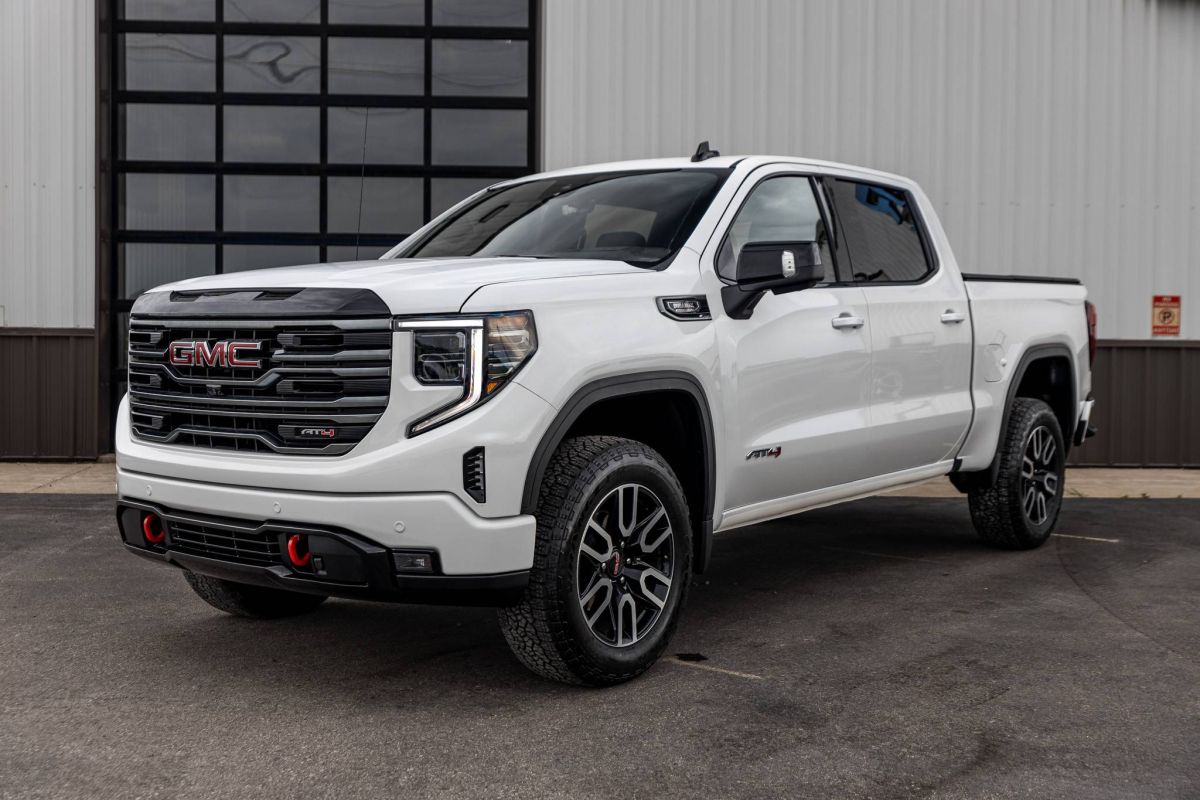 2025 GMC Sierra 4WD Crew Cab Short Box AT4's photo
