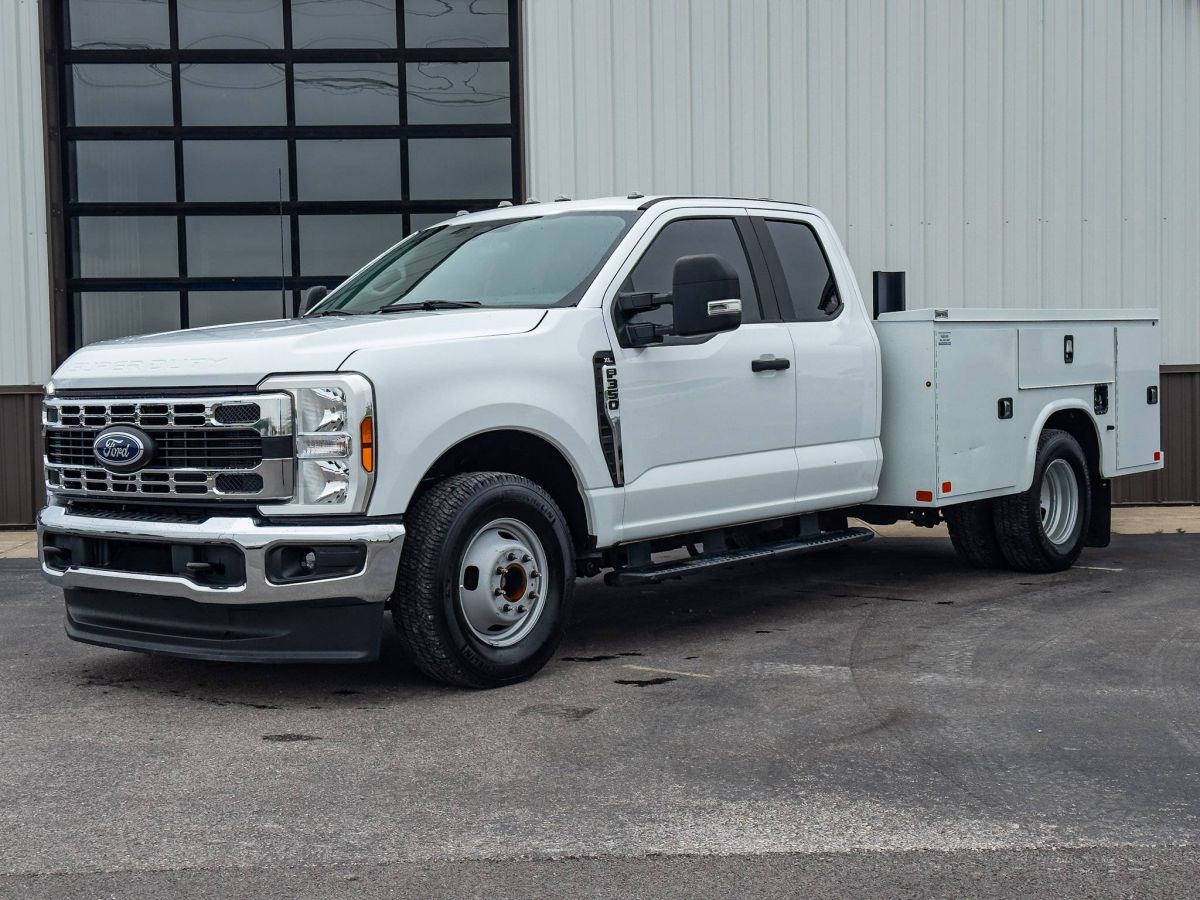 2024 Ford F-350 XL SuperCab 168-In DRW's photo
