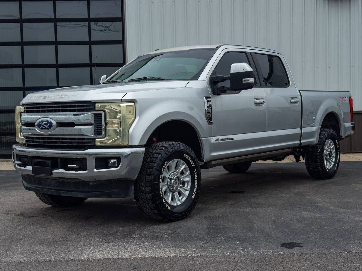 2017 Ford F-250 Lariat 4x4 Crew Cab 6-3/4' Box's photo