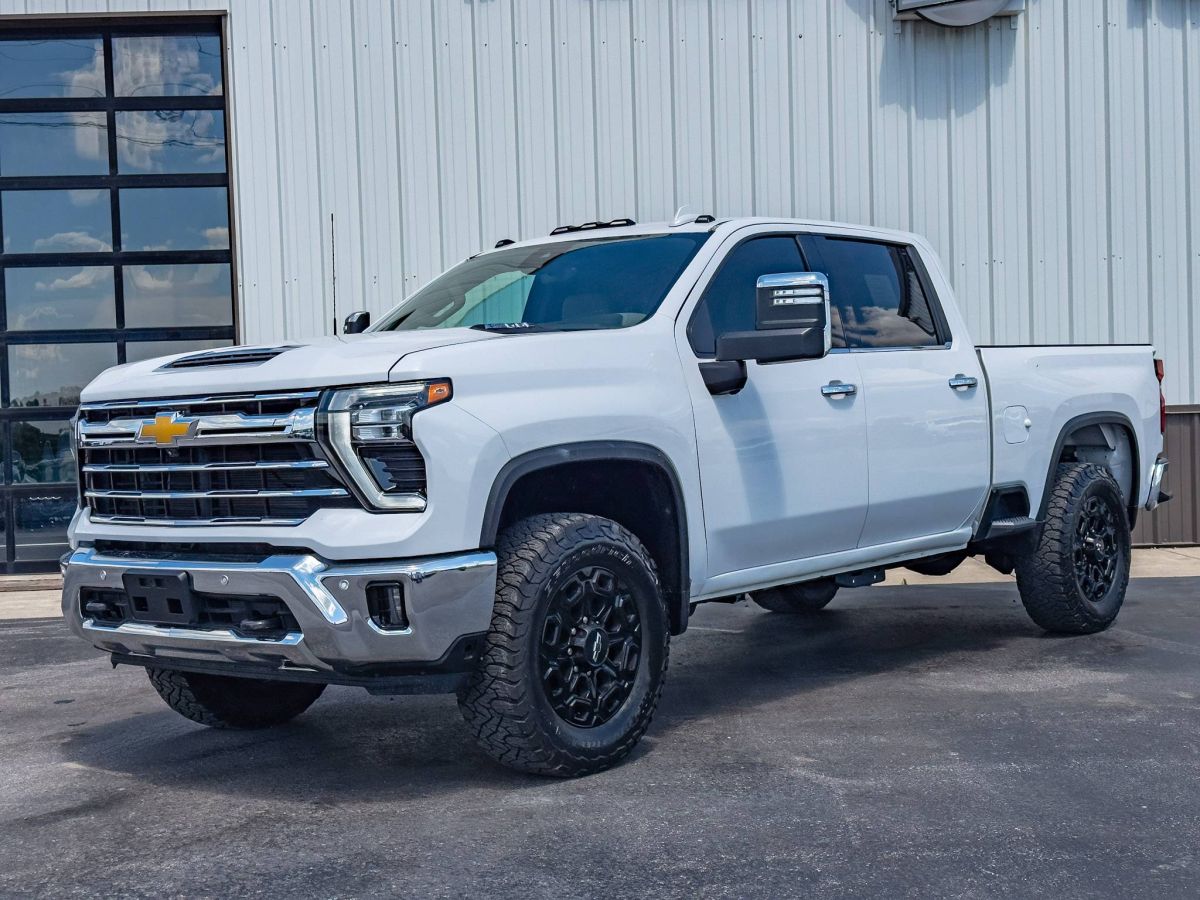 2024 Chevrolet Silverado HD LTZ 4WD Crew Cab Standard Box's photo