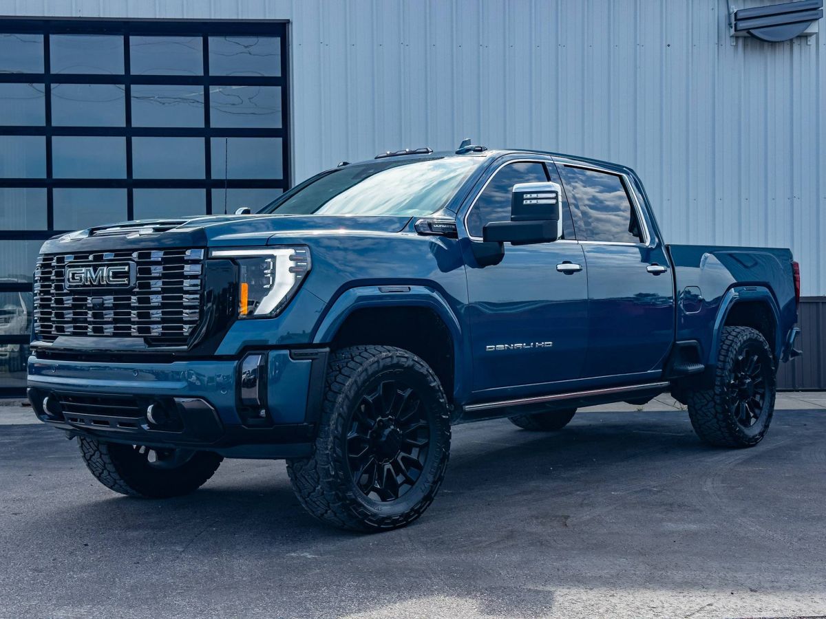 2025 GMC Sierra 4WD Crew Cab Long Box Denali Ultimate's photo