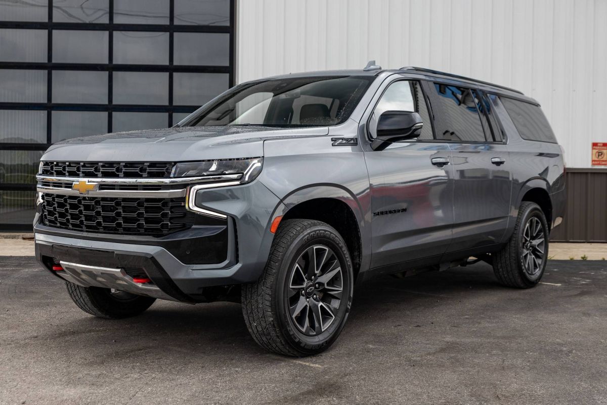 2021 Chevrolet Suburban 4WD 1500 Z71's photo