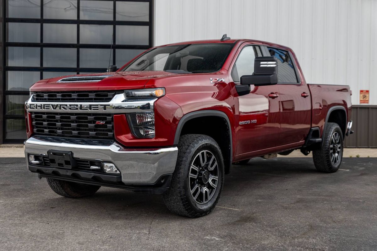 2022 Chevrolet Silverado HD LT 4WD Crew Cab Standard Box's photo