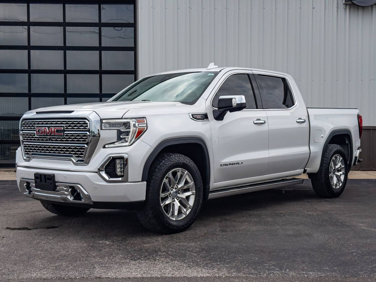 2021 GMC Sierra 4WD Crew Cab Short Box Denali's photo
