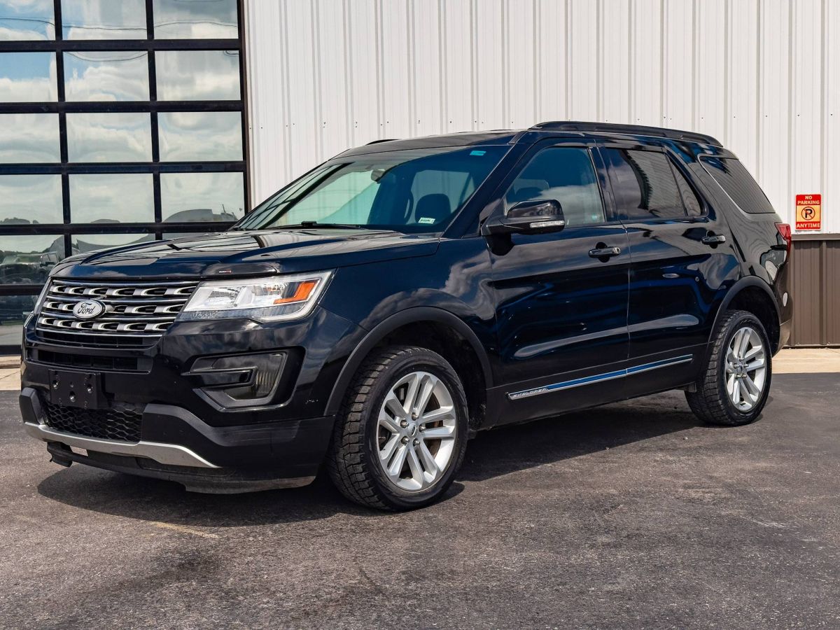 2017 Ford Explorer XLT 4WD's photo