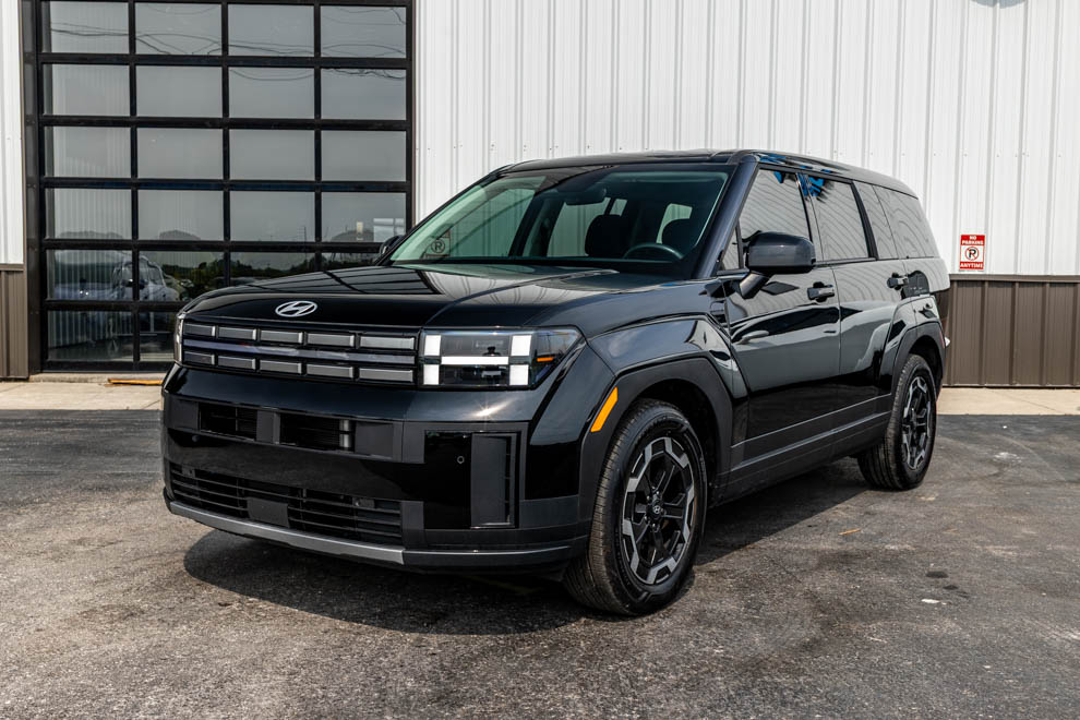 2024 Hyundai Santa Fe SE's photo